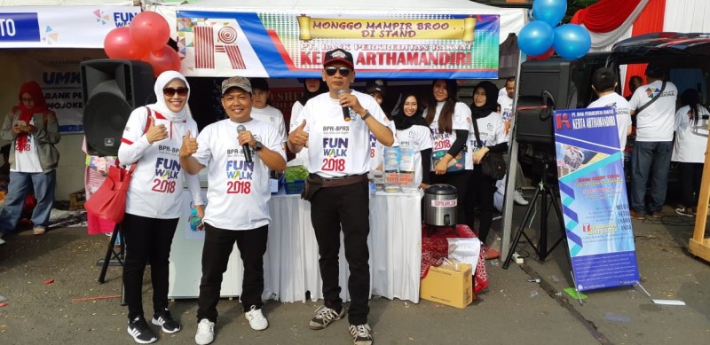 stand BPR KAM di FUN WALK hari BPR/BPRS